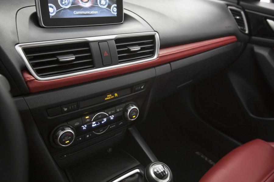  Mazda Club Sport 3 Concept 2013 года  (фото 20 из 32)